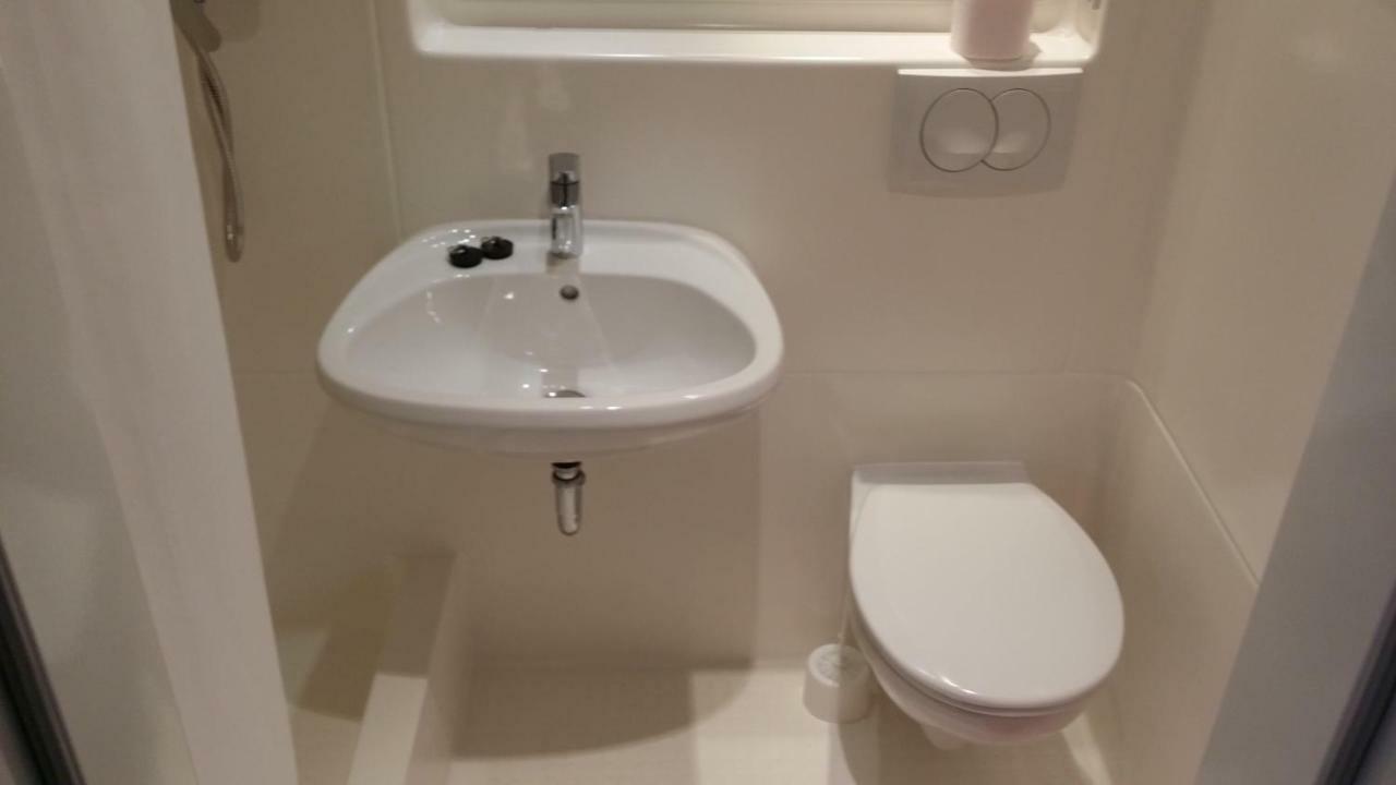 Delfin Hostel Štúrovo Екстериор снимка